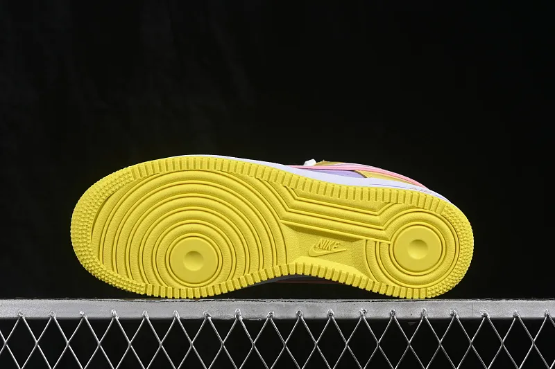 All categories Nk Air Force 1 Air Force series Nk Air Force 1 Low Air Force low-top Nike Air Force 1'07 Low patent leather color matching Air Force 1 low-top casual sneakers IQ9706-701